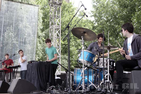 WASHED OUT - 2010-06-06 - PARIS - Parc de la Villette - 